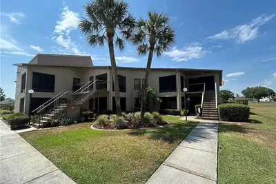 Image de 2/2 Condo In Popular Golf Village At Sun 'N Lake! Overlooks golf course & pool!