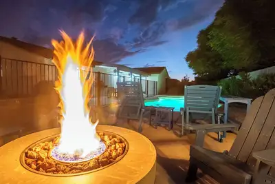 Image de Chic 4-Bed Postmodern: Arizona Getaway for your family/group