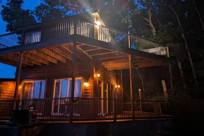 Image de River front, 3 bedroom cabin