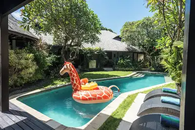Image de Serene 4-Bedroom Villa with Private Pool & Tropical Balinese Garden