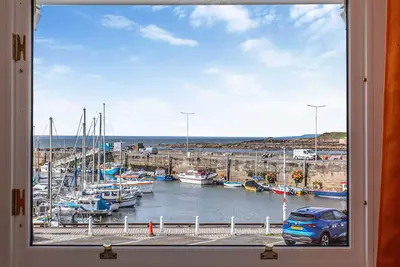 Seaview 2-Bed Apartment on Anstruther Harbourfront
