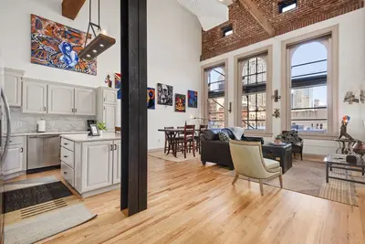 Image de Downtown Denver Luxury Art Loft | The Elevated Gallery