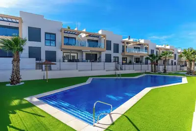 Image de Ground Floor Horizon Apartment with Com pool Vm68