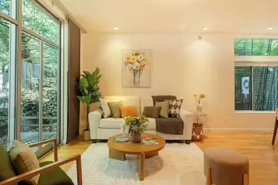 Image de Elegant Ballard 3b 2. 5b | Designer Touch & Patio