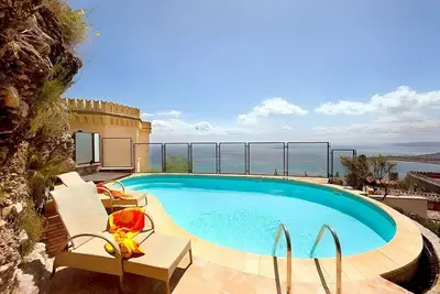 Image de Villa Doride: An elegant and welcoming three-story residence which faces the sun and the sea, with Free Wi-Fi.