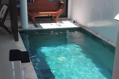 Image de Villa sereine à Bali avec piscine privée et charme antique