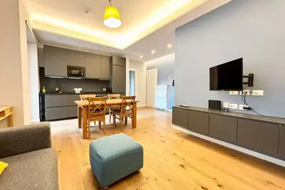 Image de Elegant super comfortable apartment in a lived-in and authentic neighborhood