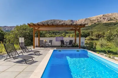 Image de Appartement confortable à Baska avec piscine