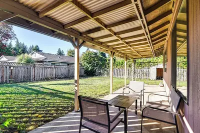 Image de 10 Mi to Dtwn! Gem Near Parks & Trails in Portland