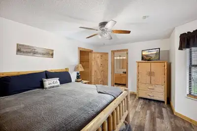 Image de Wygelias Hidden Gem family cabin Townsend hot tub