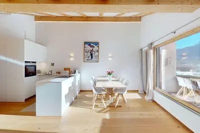 Image de Charming holiday home in an excellent, quiet location in sun-drenched Pontresina