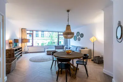 Image de Country in the City Apartment