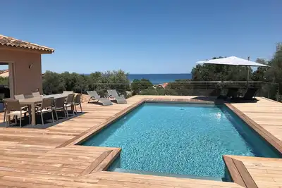 Image de Villa vue mer spacieuse 10 min de la plage, 5 min du centre du village