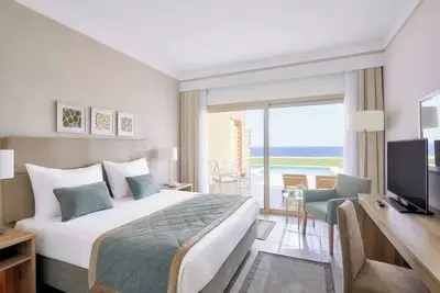 Image de 4 Breezy Units with Balconies Overlooking the Red Sea – Perfect for Group