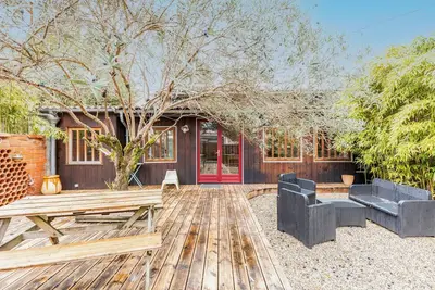 Image de Villa « La Cabane d'Ana » avec terrasse privée, jardin privé et Wi-Fi