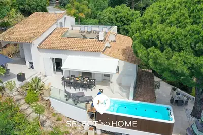 Image de Villa de Luxe avec Piscines et Espace Détente à Aiguebelle pour 10 personnes
