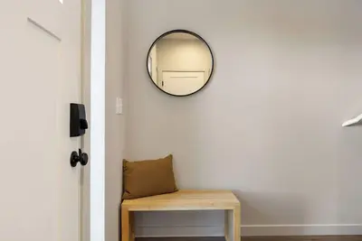 Image de New Luxe Decor + Foosball + Air Hockey | Sleeps 10