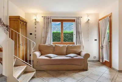 Image de Appartement 'Trilocale 7' avec vue sur la montagne, terrasse commune et Wi-Fi