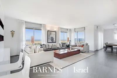 Image de Bright Two-Floor Penthouse with Sea View, Tel Aviv