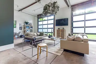 Image de New Listing! Roan & Black Estate