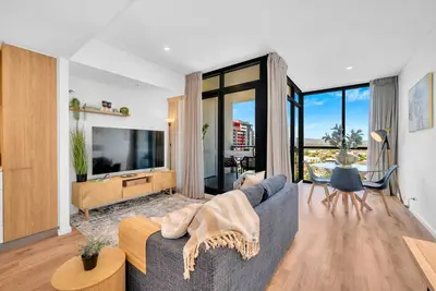 Image de Luxe on Franklin | Car Park, Lap Pool, Sauna, Bbq