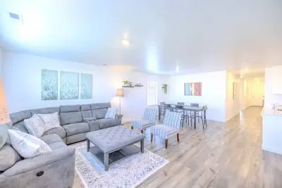 Image de Relaxing new 4 bed 2 bath home in beautiful Nampa