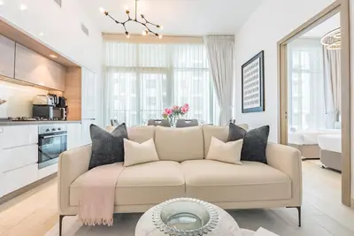 Image de Stylish 2br Stay Near Marina Beach & Ain Dubai, Steps from Shops & Restaurants