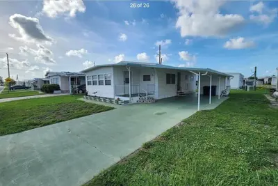 Image de Charming Mobile Home - Minutes to the white sandy beaches of Anna Maria Island!
