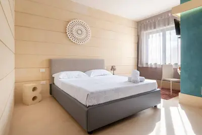 Image de Appartement « Biancomare Otranto - Apt 7 » avec terrasse privée, Wi-Fi et climatisation