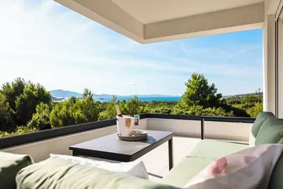 Image de View of the \"heart island\" Croatia, Turanj, Welcome to Apartment Ela