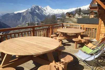 Image de Chalet 7 chambres sauna cheminée navette