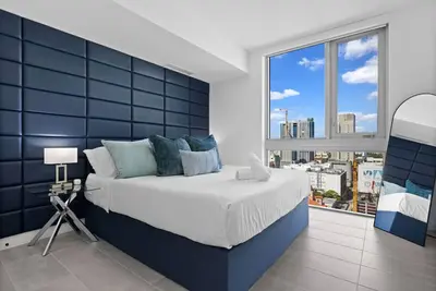 Image de Cal King Bed Downtown Miami Free Parking/Pool/Gym