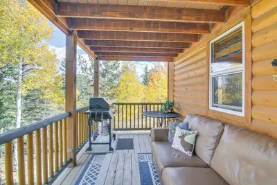 Image de Private Wooded Escape w/ Scenic Decks in Jefferson