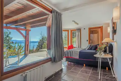 Apartment with panoramic view and swimming pool