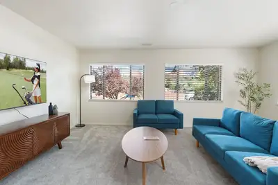 Image de Amber Skies Retreat – 2br with Views