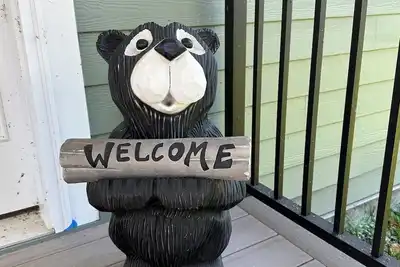 Image de Spacious 4-bedroom 1 bunk room cabin on Mille Lake