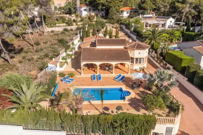 Image de Villa Gredos - villa avec grande piscine