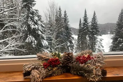 Image de Large 6 Bedroom Waterfront Clean Lake Close to Ski Mont Blanc and Tremblant