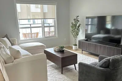 Image de Modern South Calgary Retreat – Sleeps 6 + Private Garage!