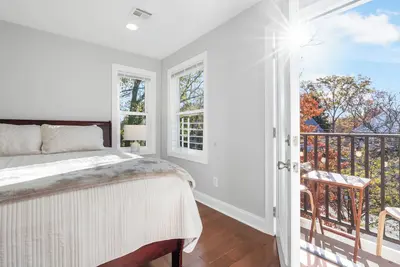 Image de 3-bedroom apartment in charming Roselle with Ac and private parking