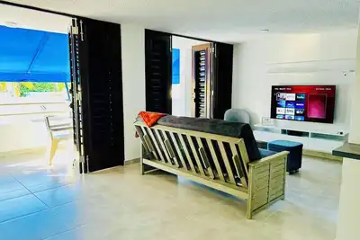 Image de Your getaway space walking distance to the beach