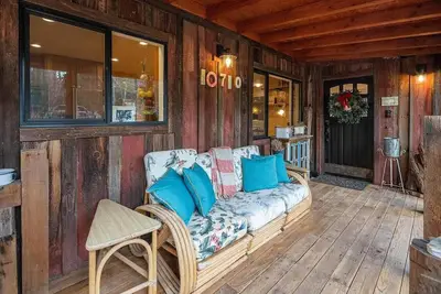 Image de Your Truckee Retreat w/ Backyard Oasis