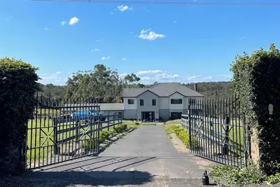 Image de Country private estate overlooking panoramic views, Pet friendly. Resort pool