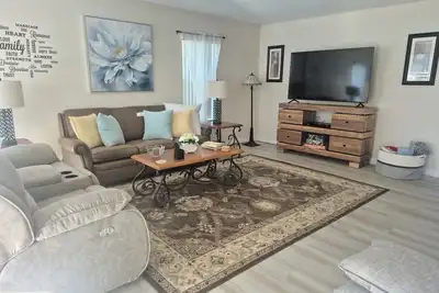 Image de W Milton 15 min to downtown PCola and beaches