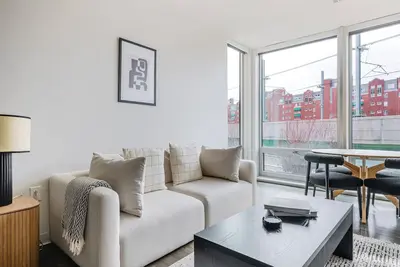 Image de Blueground | East Cambridge, pool, nr Charles River