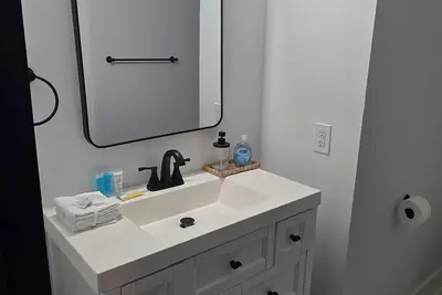 Image de Welcome to the Hanahan Hide away!