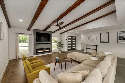 Image de Stylish 4br Garland Home - Ev Charger - King Beds - Spa