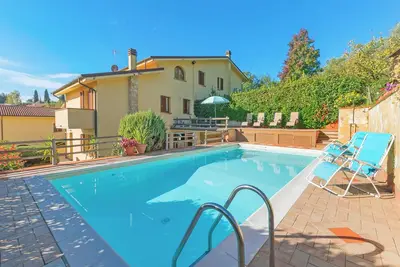 Image de Comfortable House With Pool&Lovely View8, Pescia, Italy