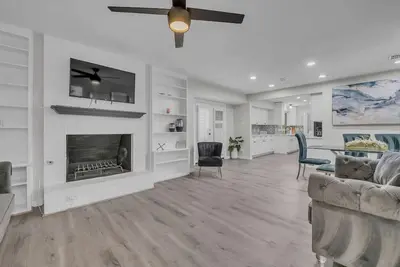 Image de Cozy 5br Home | Sleeps 12 | Near Downtown Austin