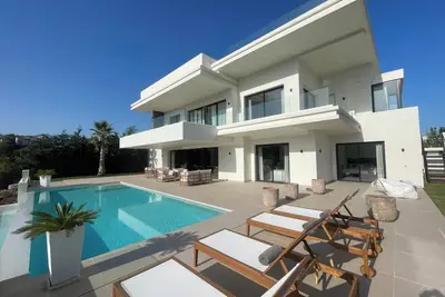 Image de Brand New Immaculate Villa Selwo 5 Bdrms!
